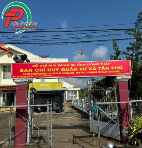 Bảng hiệu ban chỉ huy quân sự